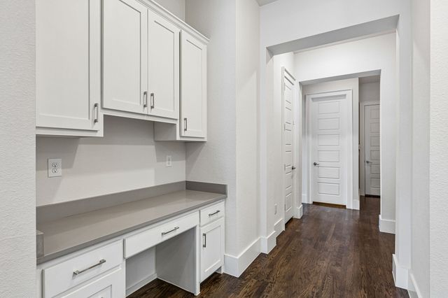 6214 Belmont Avenue, Dallas, TX 75214
