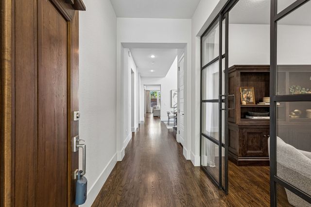6214 Belmont Avenue, Dallas, TX 75214