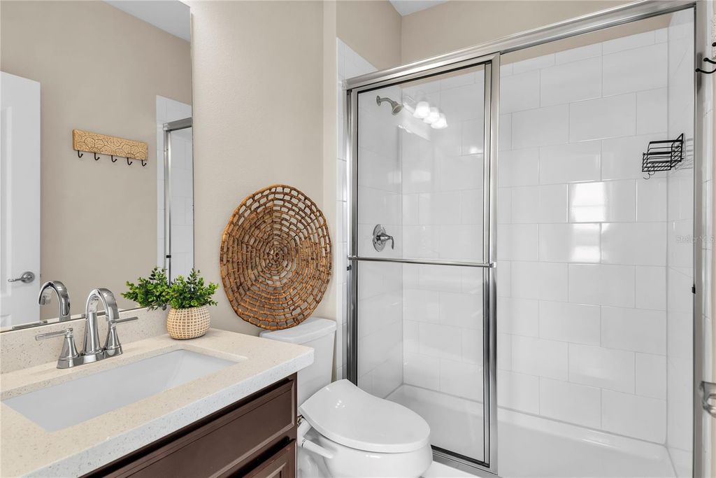 Image 59 of property listing at 12521 FARADAY LANE, Orlando, FL 32827