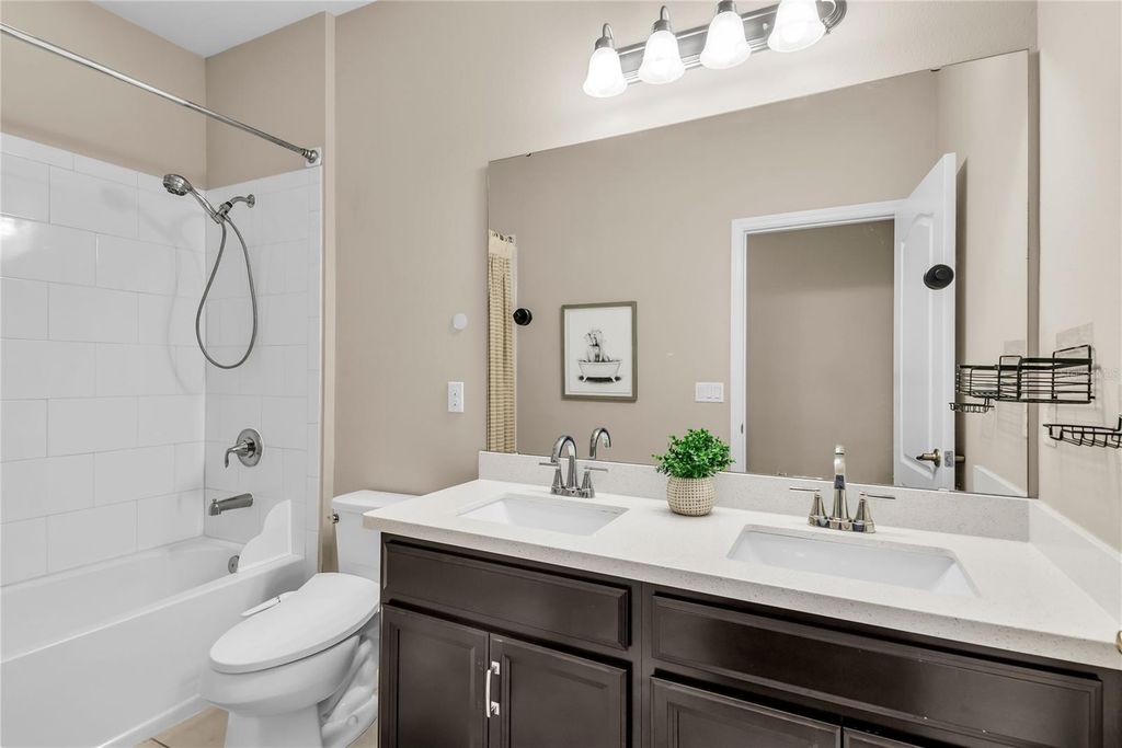 Image 62 of property listing at 12521 FARADAY LANE, Orlando, FL 32827