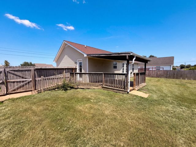 1046 Mile High Dr, Clarksville, TN 37042