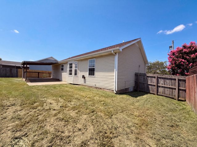 1046 Mile High Dr, Clarksville, TN 37042