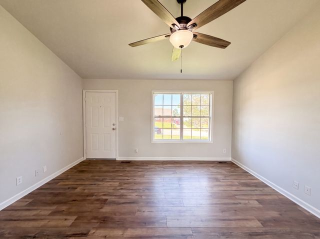 1046 Mile High Dr, Clarksville, TN 37042