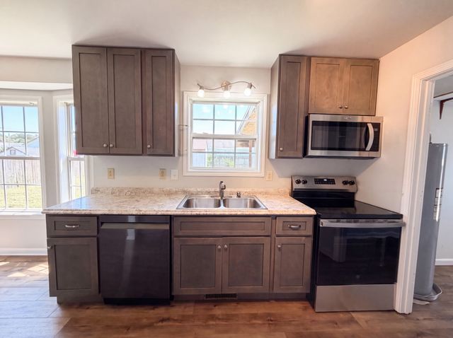 1046 Mile High Dr, Clarksville, TN 37042