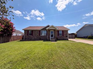1046 Mile High Dr, Clarksville, TN 37042