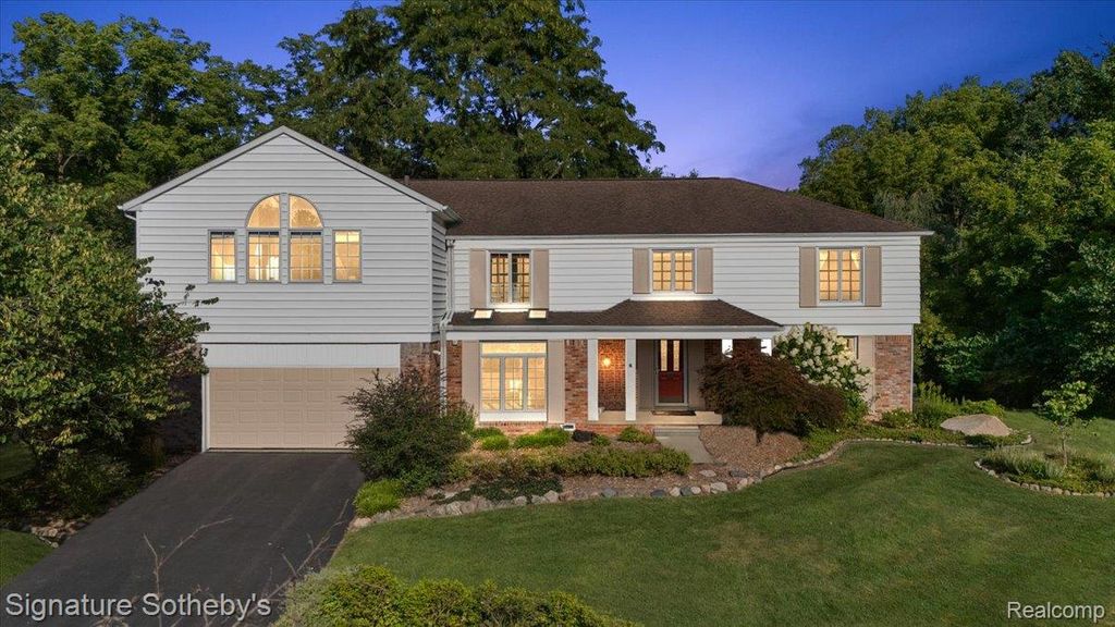 22601 Highbank Drive, Beverly Hills Village, MI 48025