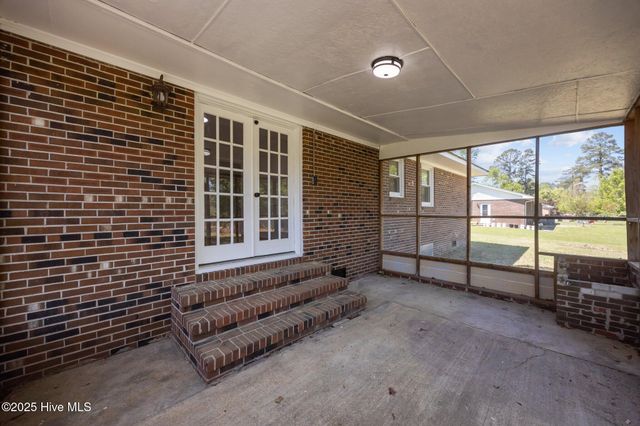 21 Edith Drive, Jacksonville, NC 28540