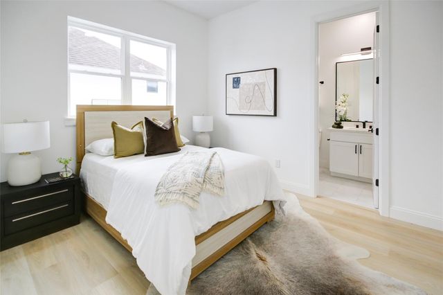 1214 W 24th Street D, Houston, TX 77008