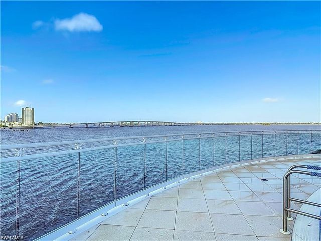 2745 1st ST # 111, Fort Myers, FL 33916