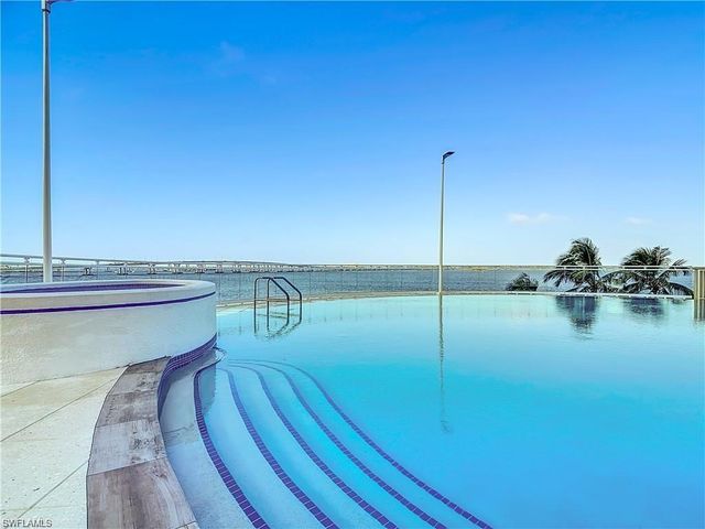 2745 1st ST # 111, Fort Myers, FL 33916