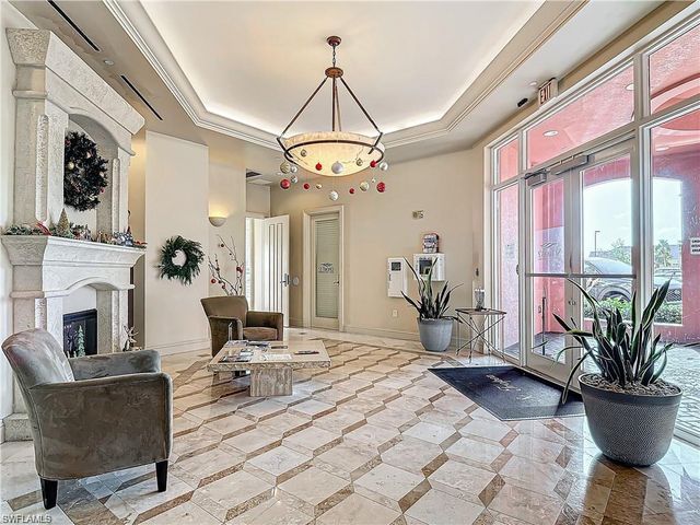 2745 1st ST # 111, Fort Myers, FL 33916