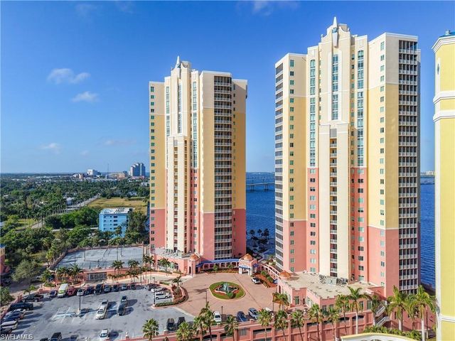 2745 1st ST # 111, Fort Myers, FL 33916