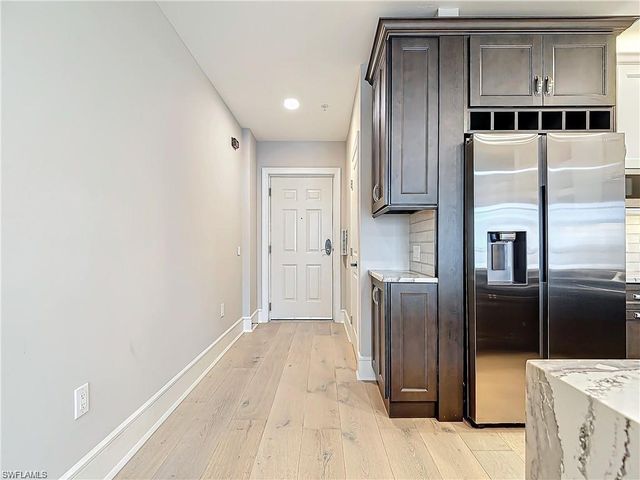 2745 1st ST # 111, Fort Myers, FL 33916