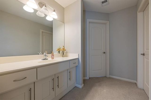 9920 Skyview Lane, Lenexa, KS 66220