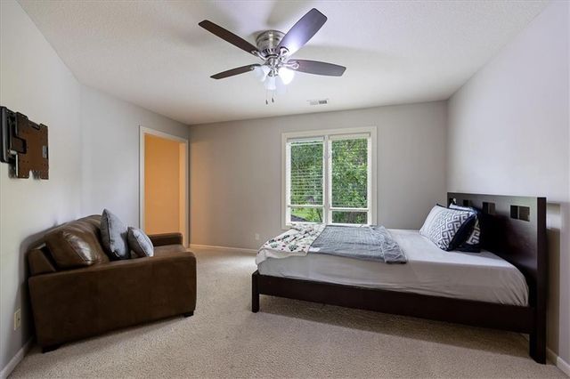 9920 Skyview Lane, Lenexa, KS 66220