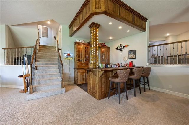 9920 Skyview Lane, Lenexa, KS 66220