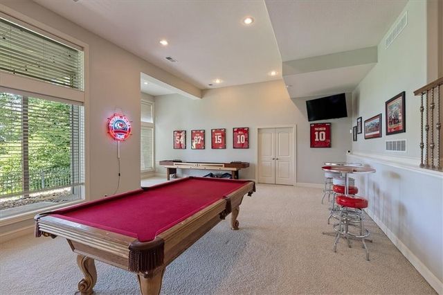 9920 Skyview Lane, Lenexa, KS 66220