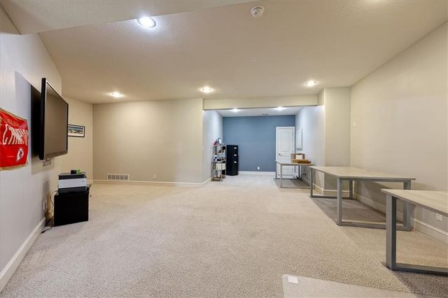 9920 Skyview Lane, Lenexa, KS 66220