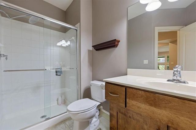 9920 Skyview Lane, Lenexa, KS 66220