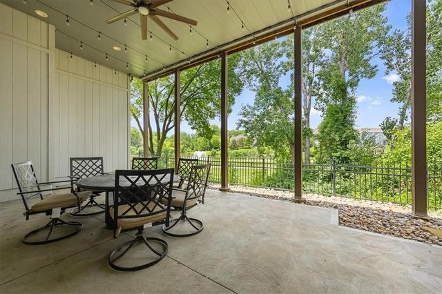 9920 Skyview Lane, Lenexa, KS 66220