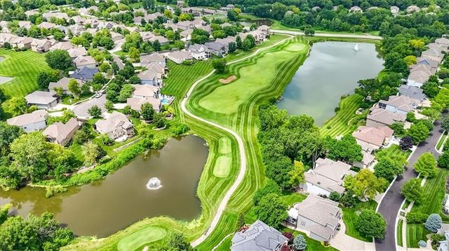 9920 Skyview Lane, Lenexa, KS 66220