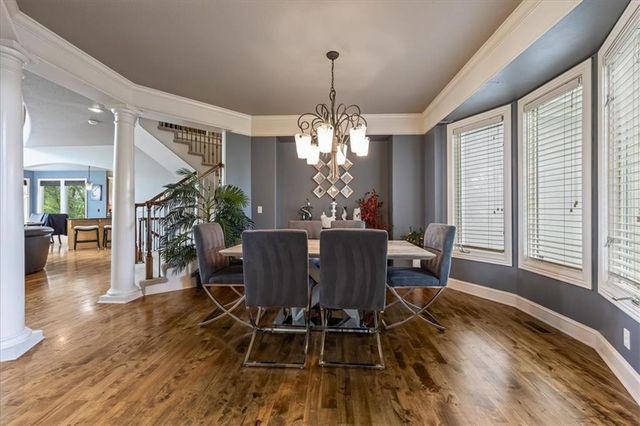 9920 Skyview Lane, Lenexa, KS 66220