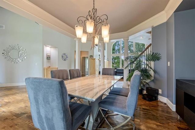 9920 Skyview Lane, Lenexa, KS 66220