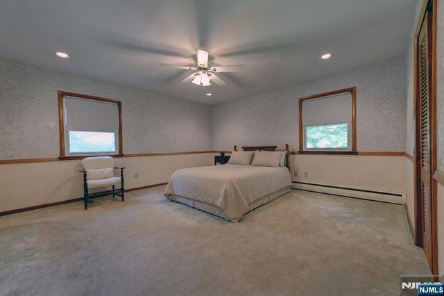 34 Knoll Road, Wayne, NJ 07470