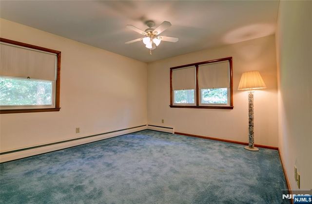 34 Knoll Road, Wayne, NJ 07470