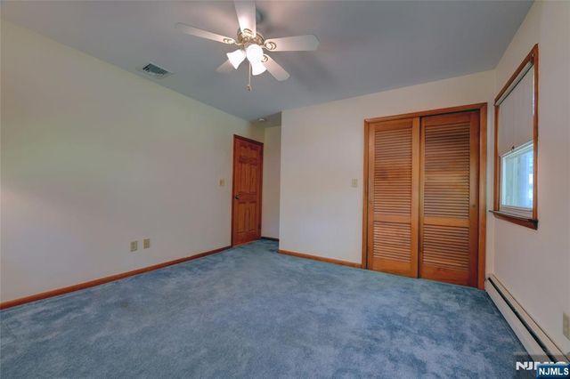 34 Knoll Road, Wayne, NJ 07470