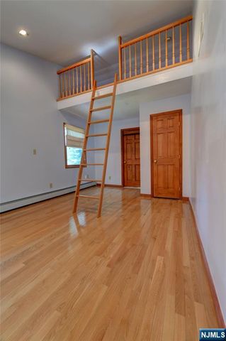 34 Knoll Road, Wayne, NJ 07470
