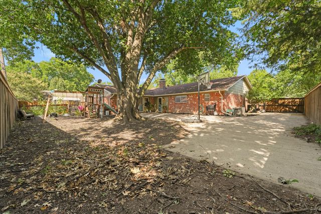 1112 Woodmount Court, Denton, TX 76209