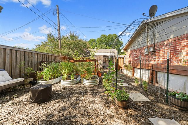 1112 Woodmount Court, Denton, TX 76209