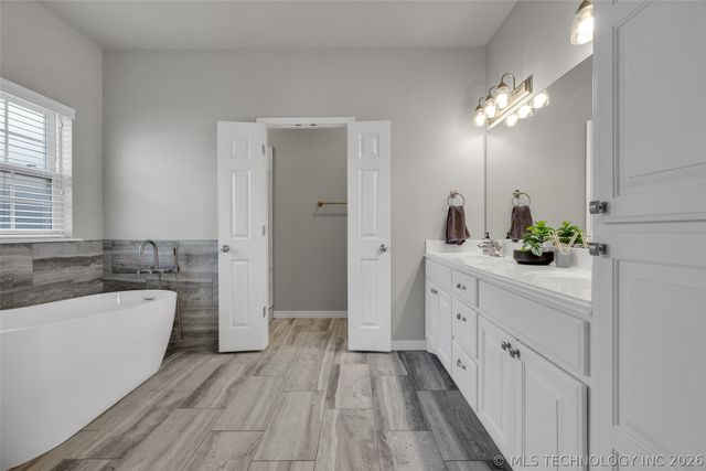 911 W Indianapolis Place, Broken Arrow, OK 74012