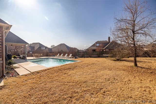 911 W Indianapolis Place, Broken Arrow, OK 74012