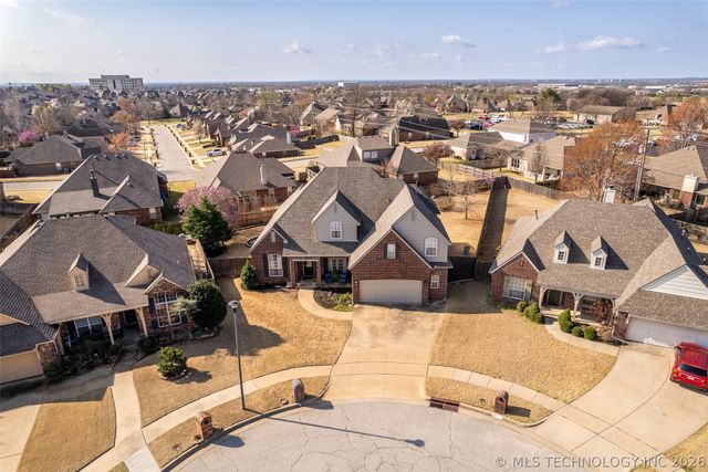 911 W Indianapolis Place, Broken Arrow, OK 74012