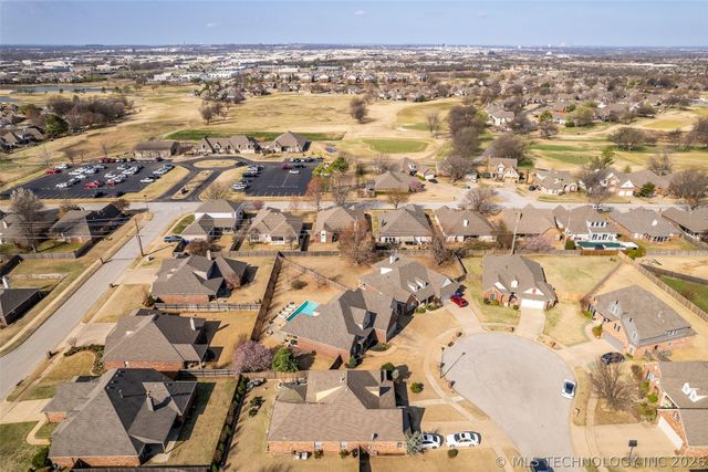 911 W Indianapolis Place, Broken Arrow, OK 74012