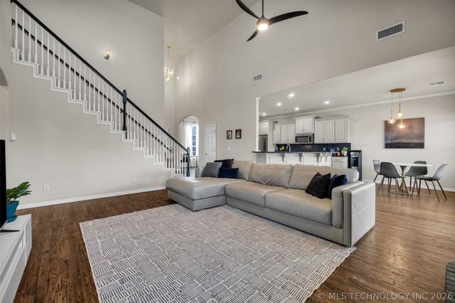 911 W Indianapolis Place, Broken Arrow, OK 74012