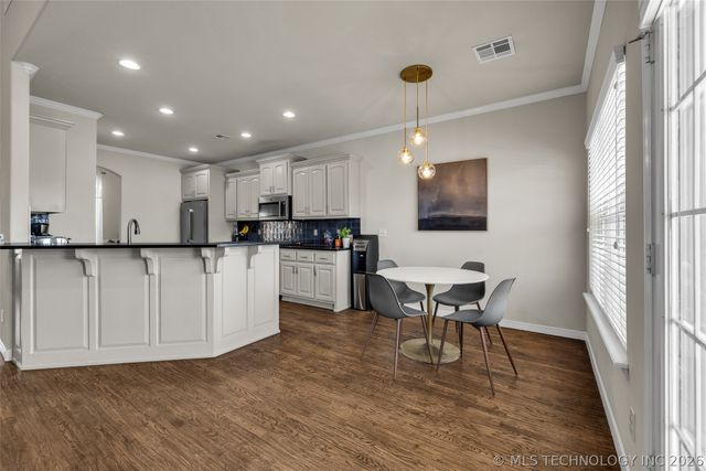 911 W Indianapolis Place, Broken Arrow, OK 74012