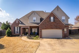 911 W Indianapolis Place, Broken Arrow, OK 74012