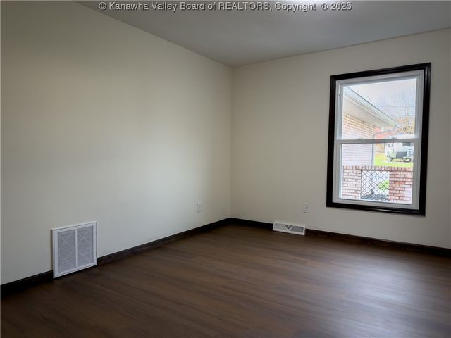 128 Ruthlawn Drive, South Charleston, WV 25309