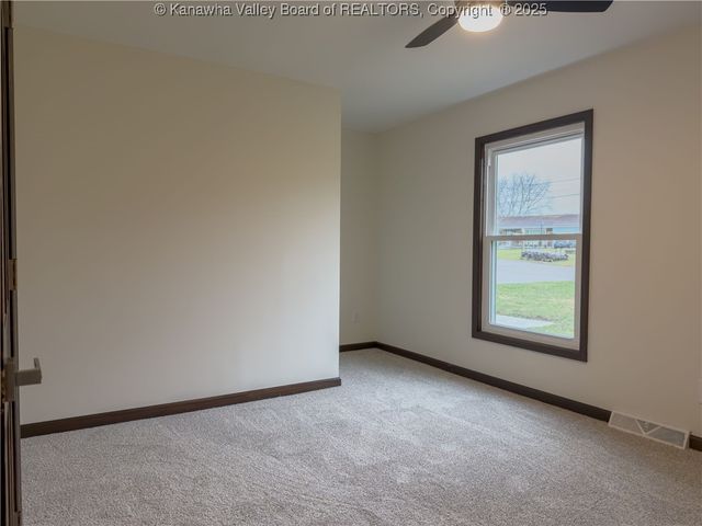 128 Ruthlawn Drive, South Charleston, WV 25309