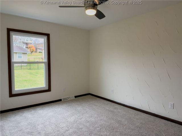 128 Ruthlawn Drive, South Charleston, WV 25309