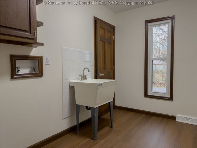 128 Ruthlawn Drive, South Charleston, WV 25309