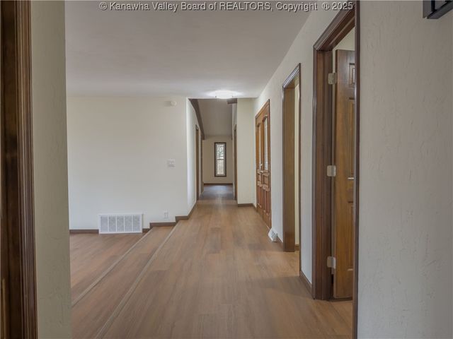 128 Ruthlawn Drive, South Charleston, WV 25309