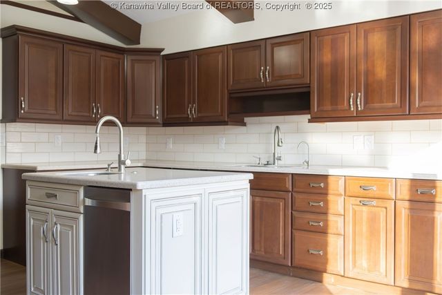 128 Ruthlawn Drive, South Charleston, WV 25309