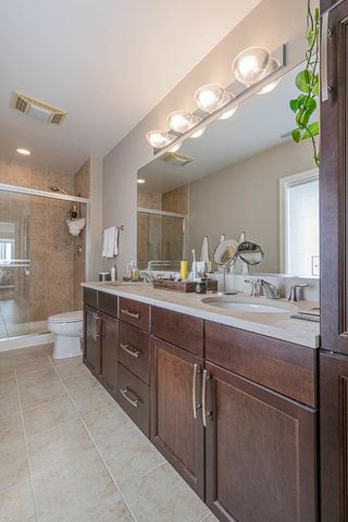 5858 N Broadway Avenue 602, Chicago, IL 60660