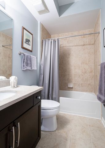 5858 N Broadway Avenue 602, Chicago, IL 60660