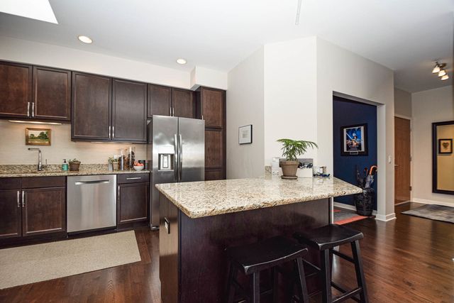 5858 N Broadway Avenue 602, Chicago, IL 60660