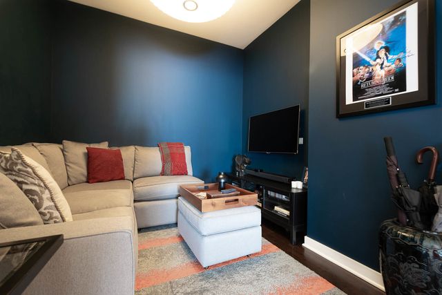 5858 N Broadway Avenue 602, Chicago, IL 60660